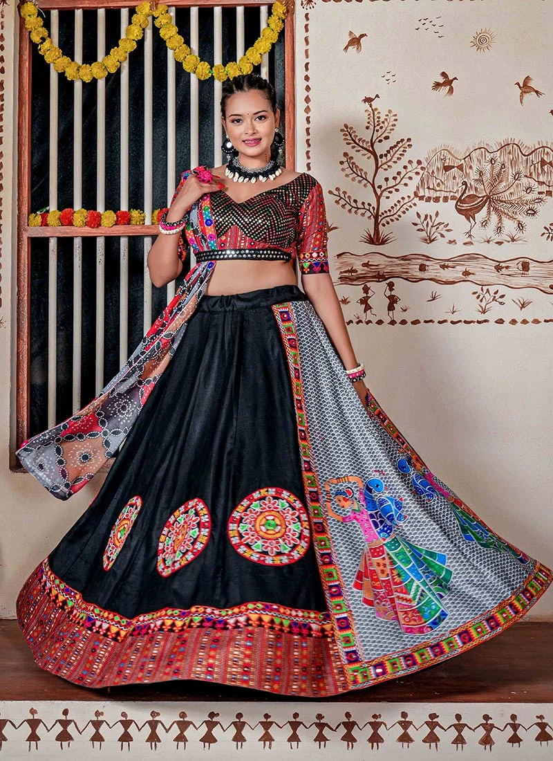 Black Blended Cotton Kutch Work Chaniya Choli Festive Wear 5 Black Blended Cotton Kutch Work Chaniya Choli Festive Wear - Image 3