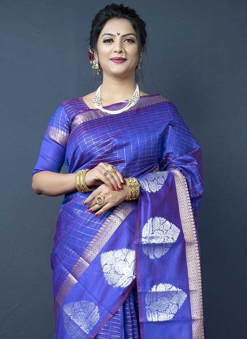 Dark Blue Kanchipuram Silk Weaving Saree Festive Wear 6 Dark Blue Kanchipuram Silk Weaving Saree Festive Wear - Image 4