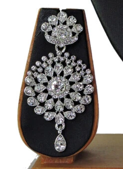 Delicate Designer White Stone Bridal Necklace Set Party Wear