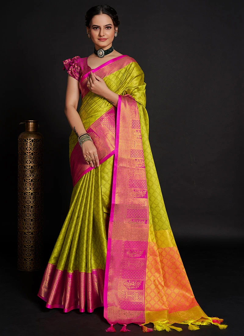 Green Color Jacquard Woven Work Soft Silk Saree Festive Wear 5 Green Color Jacquard Woven Work Soft Silk Saree Festive Wear - Image 3