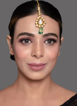 Green Kundan N Bead Mangtikka Party Wear -ZariGrace Shop green kundan n bead mangtikka hejdfemdw022 b