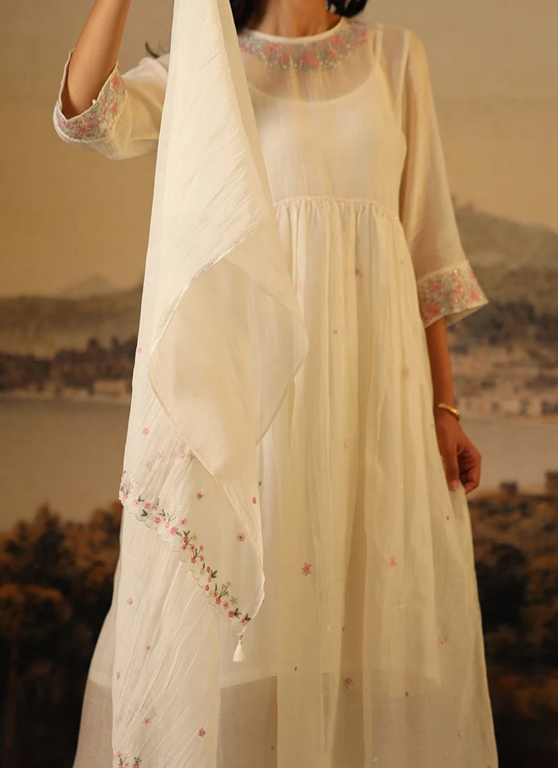 Ivory White Chanderi Silk Embroidered Dupatta Party Wear 3 Ivory White Chanderi Silk Embroidered Dupatta Party Wear