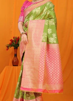 Patola Silk Zari Weaving Green Color Saree Party Wear