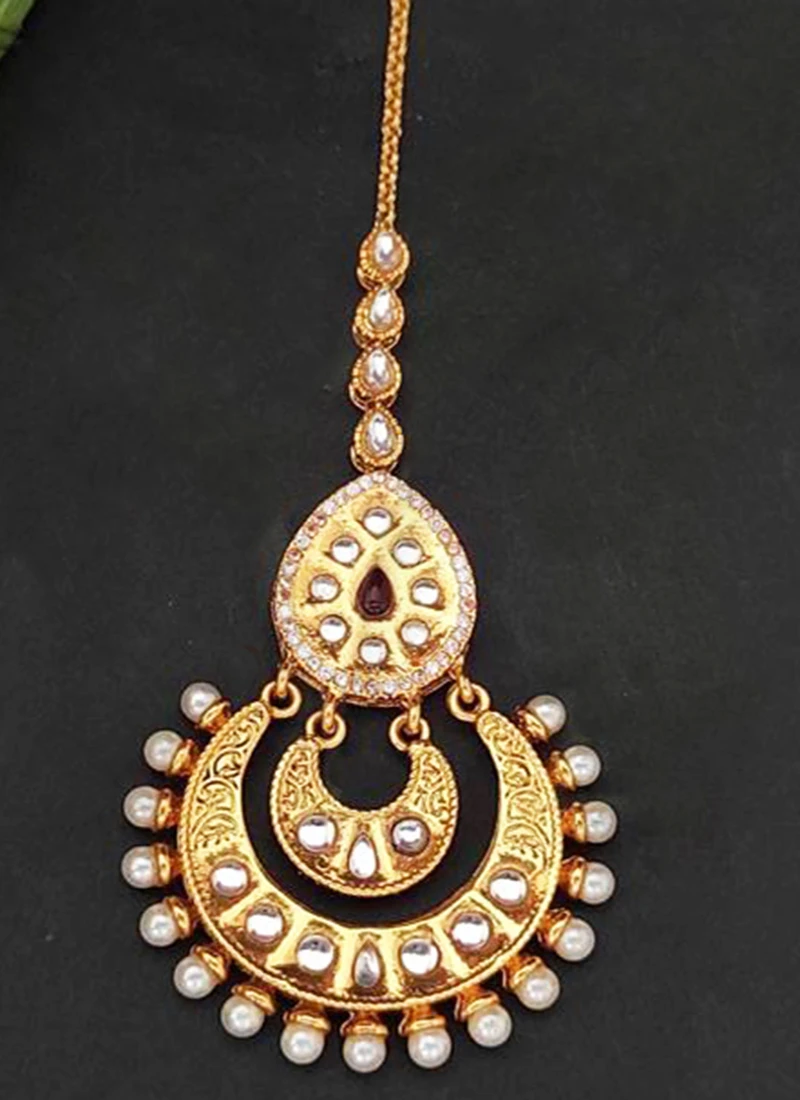 White Kundan Maang Tikka Party Wear 3 White Kundan Maang Tikka Party Wear